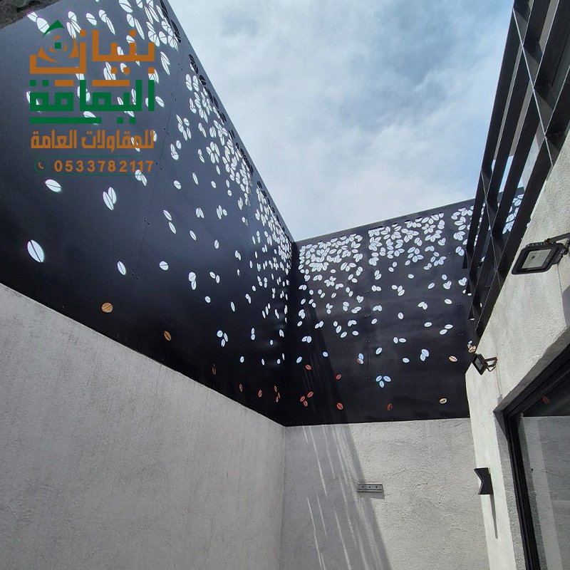 سواتر قص ليزر مزخرف بنقشات هندسية دقيقة
