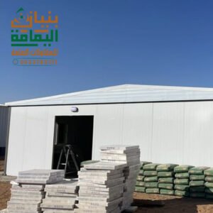 تصميم وتنفيذ هناجر حديد مع تغطية ساندوتش بانل عزل للحرارة ومقاوم للحريق
